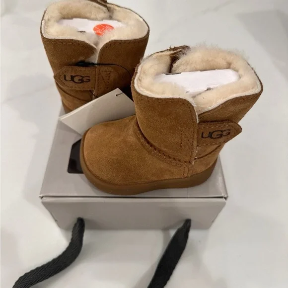 Ugg Baby Keelan Boots - Picture 2 of 6